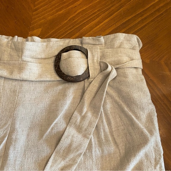 NEW LOOK Size 14 Tan Linen Paperbag Shorts Coconut Wood Buckle - Picture 6 of 15
